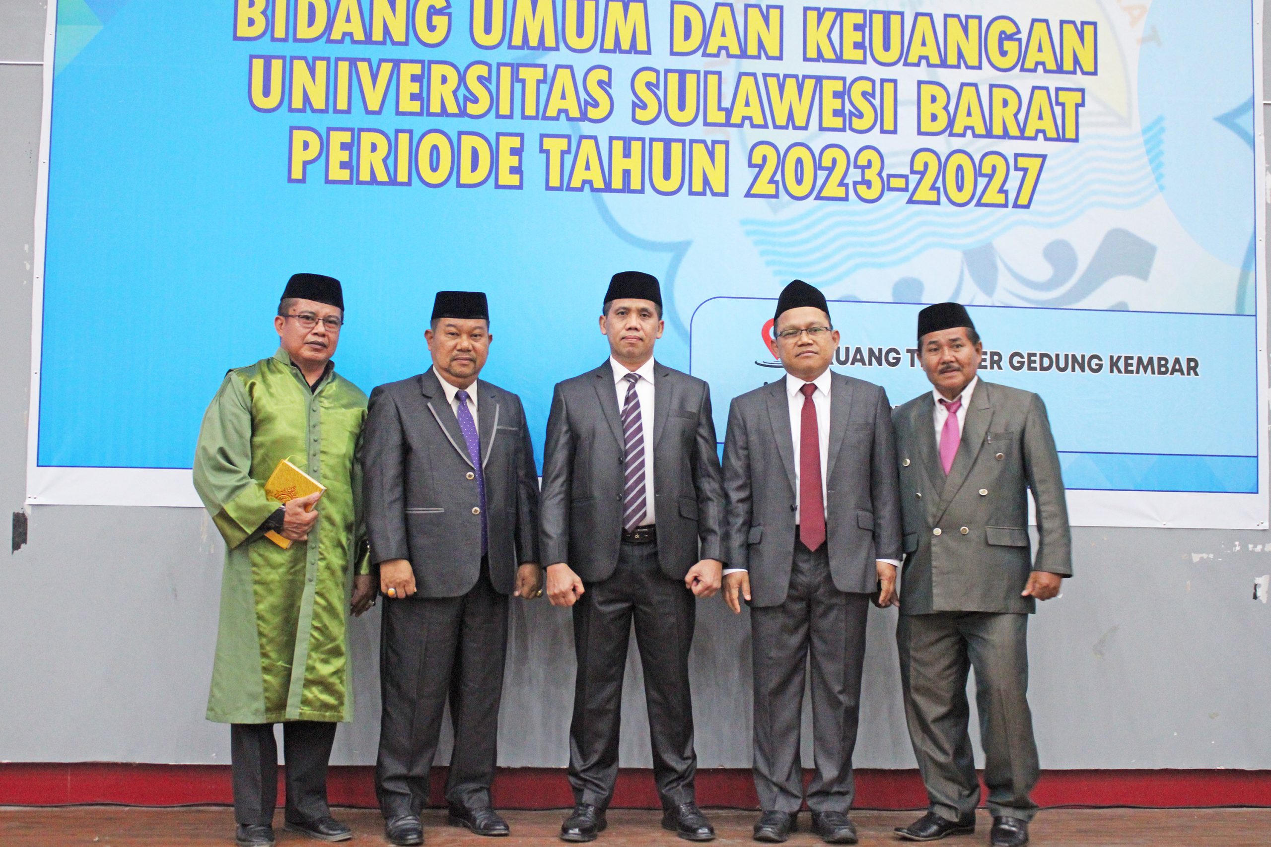 Resmi Dilantik Jadi  WR II Unsulbar, Prof. Oslan Siap Benahi Tata Kelola Keuangan dan SDM